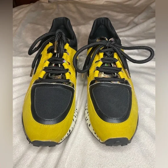 Steven Madden Cliffhanger shoes. Gold metallic leopard print. Used once - Picture 7 of 11